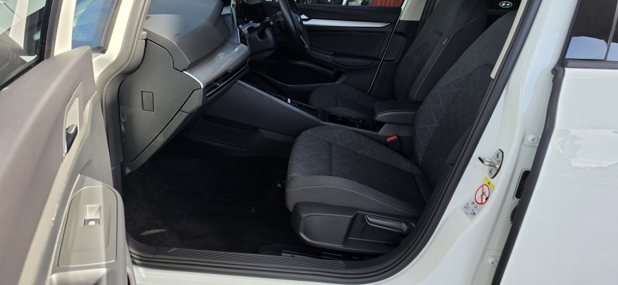 2023 Volkswagen Golf 8 110TSI Life Hatch Image 9