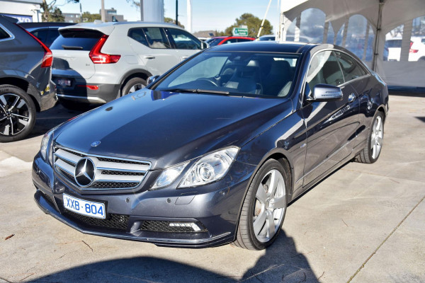 2010 Mercedes-Benz E-Class C207 E250 CGI Elegance Coupe Image 3