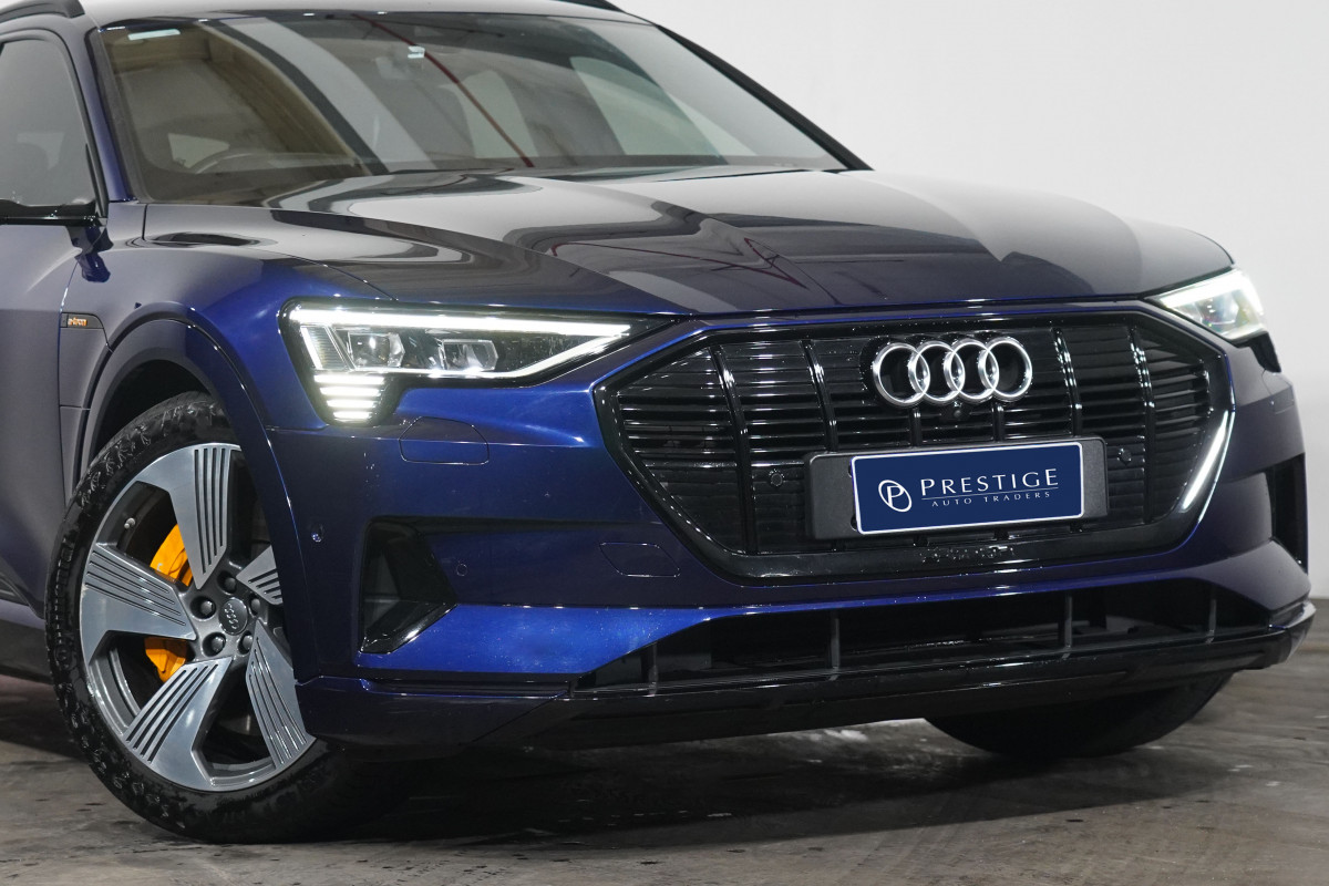 2020 Audi E-tron 55 Quattro SUV Image 2
