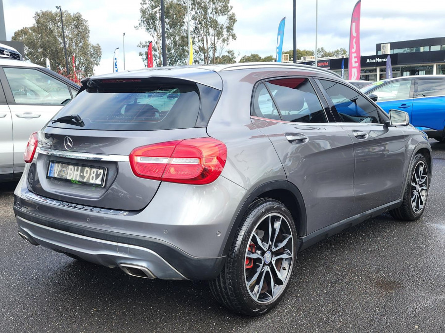 2015 Mercedes-Benz GLA-Class X156 GLA250 SUV Image 7