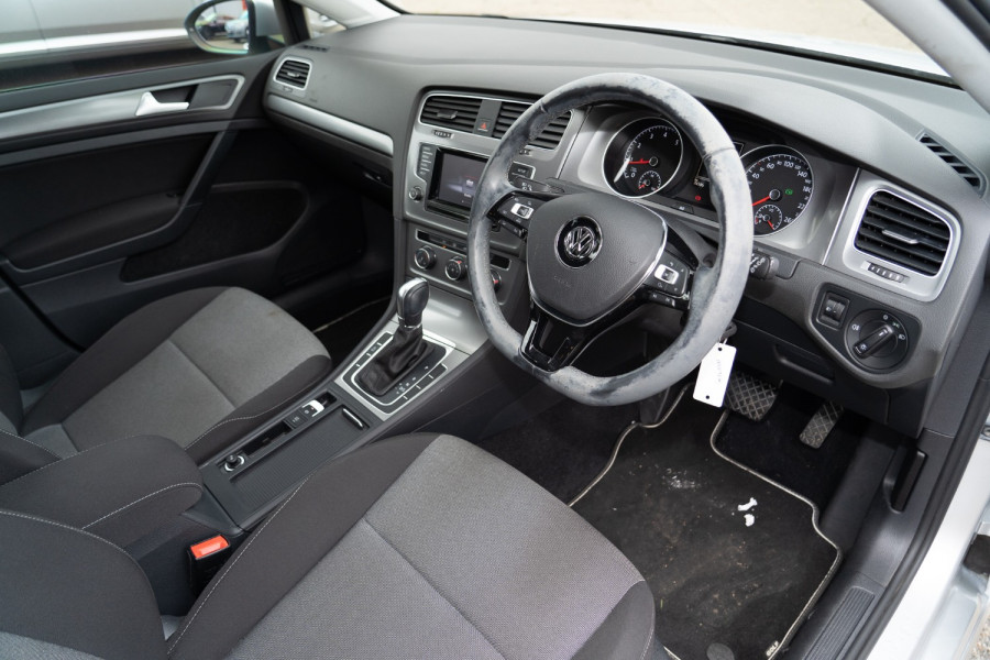 2015 Volkswagen Golf 7 90TSI Hatch Image 6
