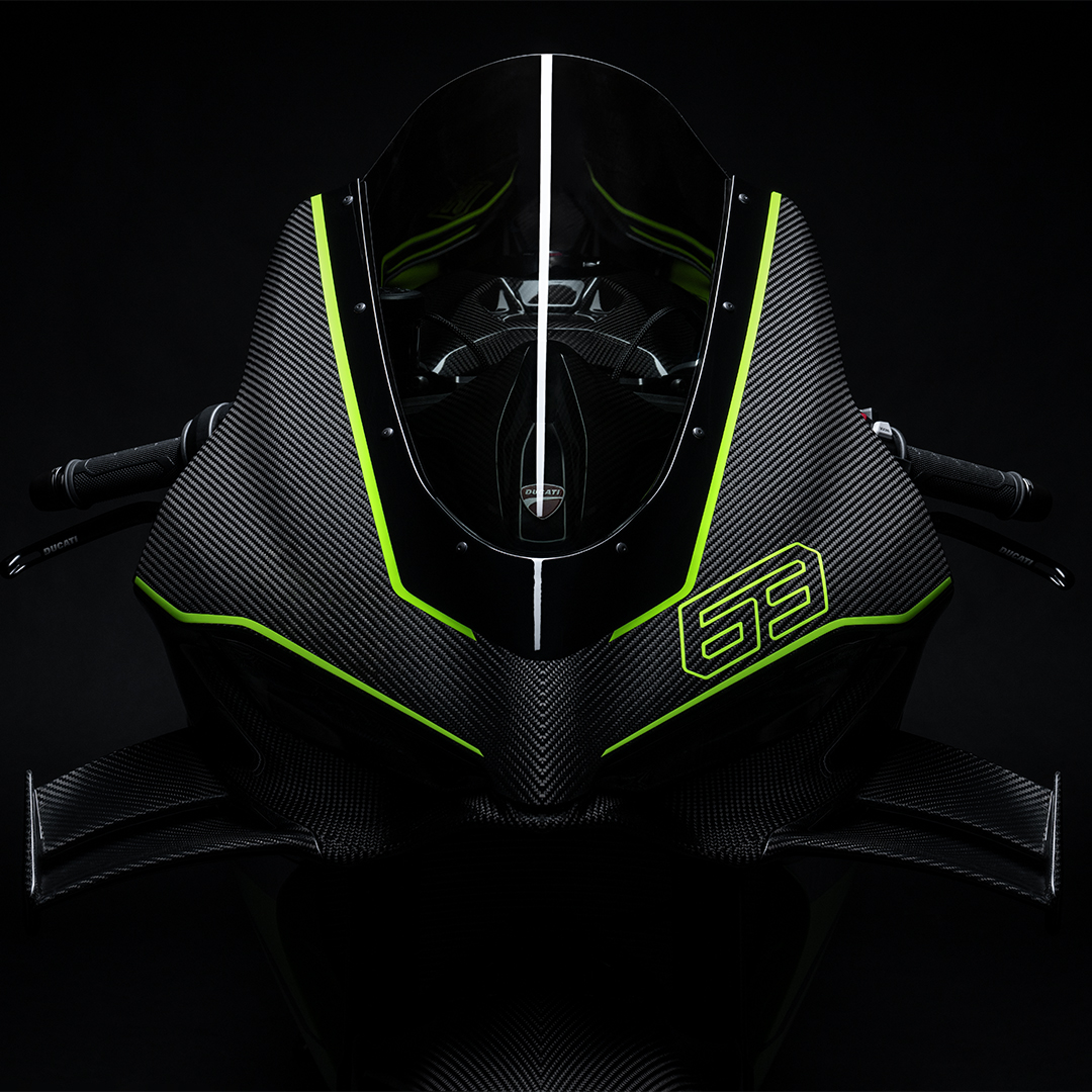 Carbon fibre details Image