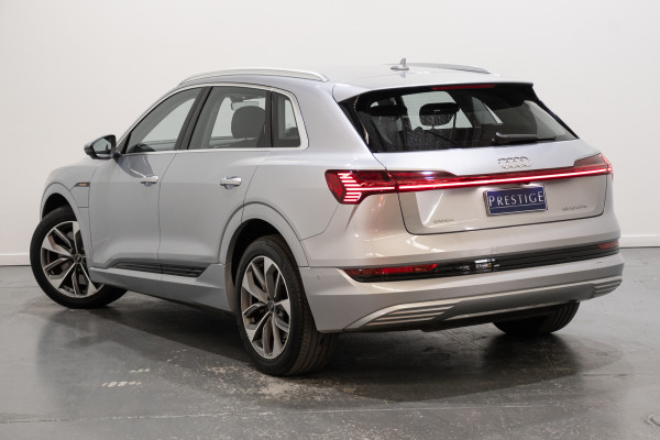 2021 Audi e-tron 55 SUV image 8