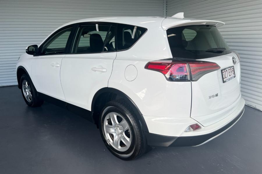 2018 Toyota RAV4  GX Wagon Image 4