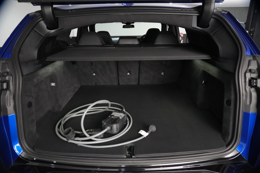 2023 BMW XM V8 Hybrid SUV Image 25