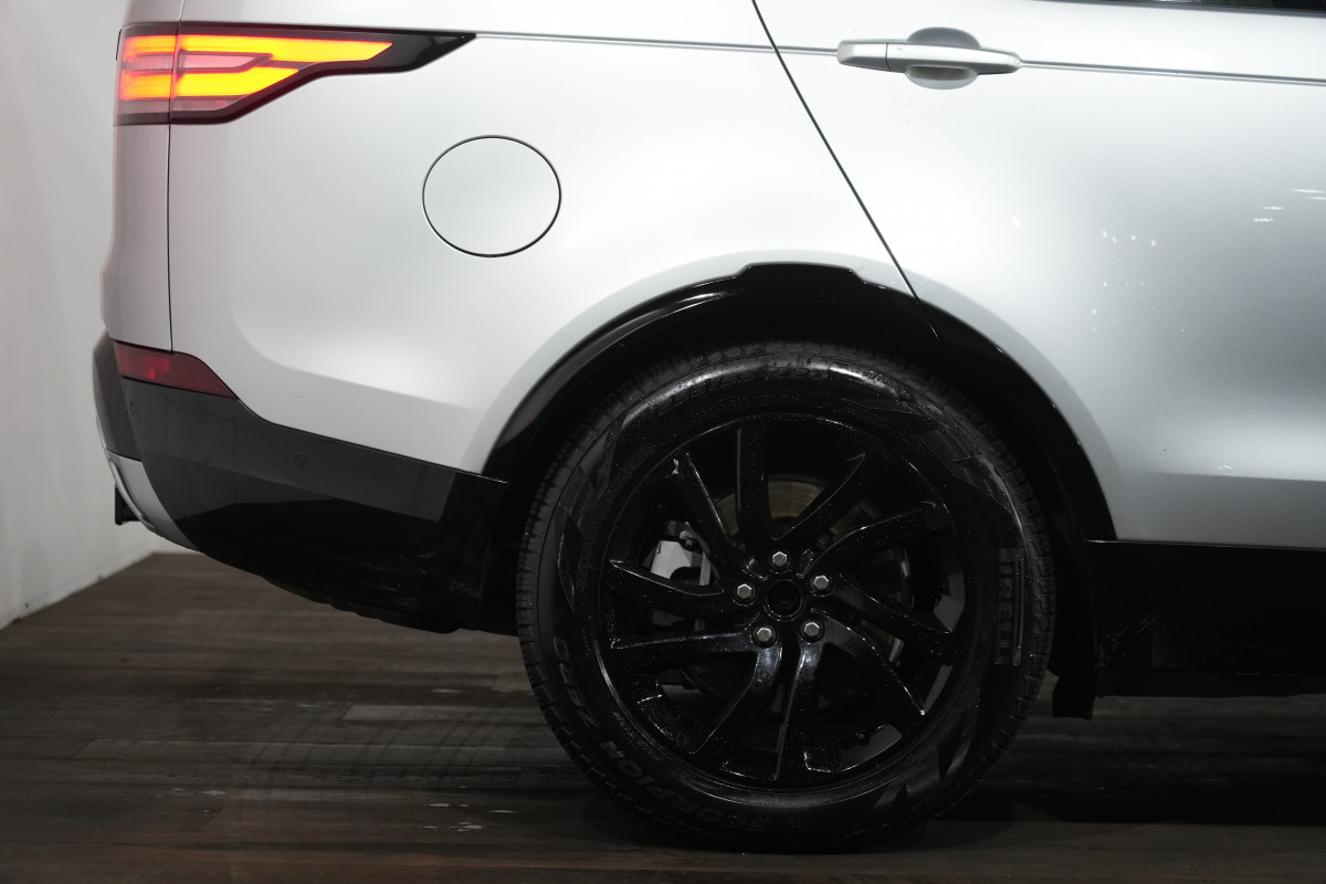 2020 Land Rover Discovery Series 5 SDV6 Landmark SUV