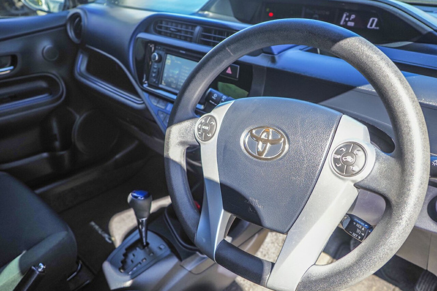 2016 Toyota Prius c NHP10R E-CVT Hatch Image 7
