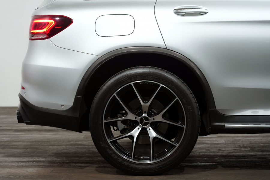 2020 Mercedes-Benz GLC-Class GLC43 AMG SUV Image 6