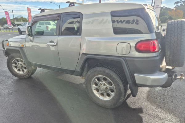 2012 MY13 Toyota FJ Cruiser GSJ15R  SUV Image 9