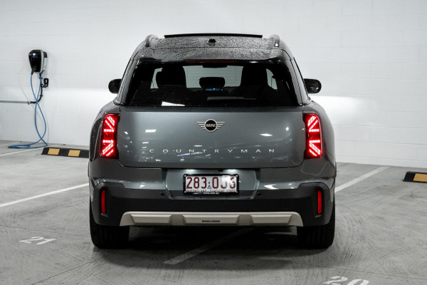2024 MINI Countryman U25 E Favoured SUV image 5