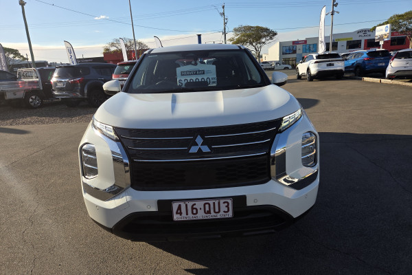 2023 MY24 Mitsubishi Outlander ZM ES SUV Image 2