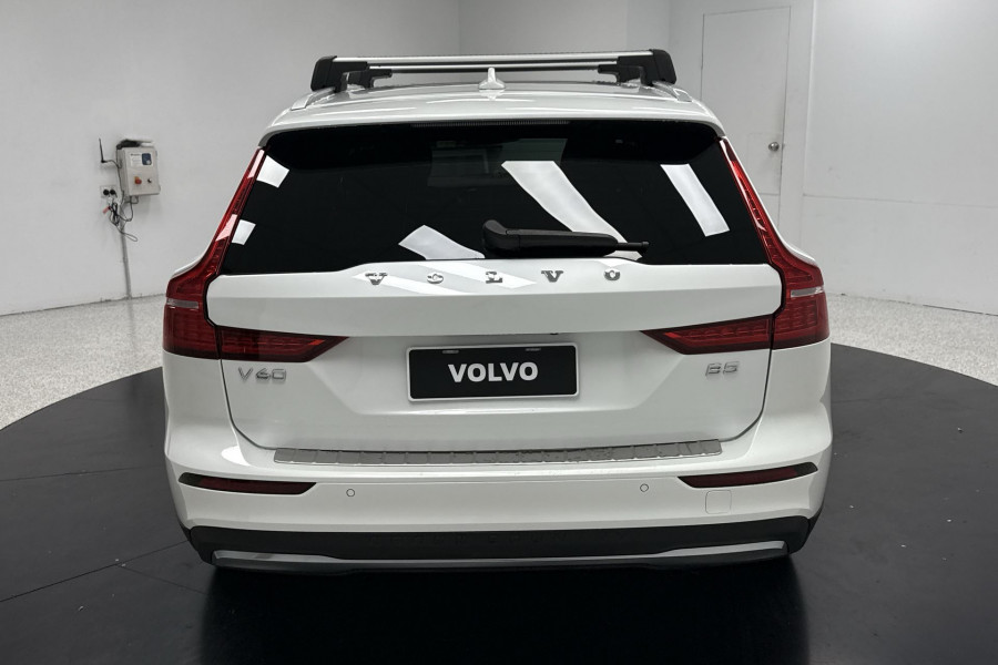 2023 Volvo V60 Cross Country Z Series Ultimate B5 Bright SUV Image 10