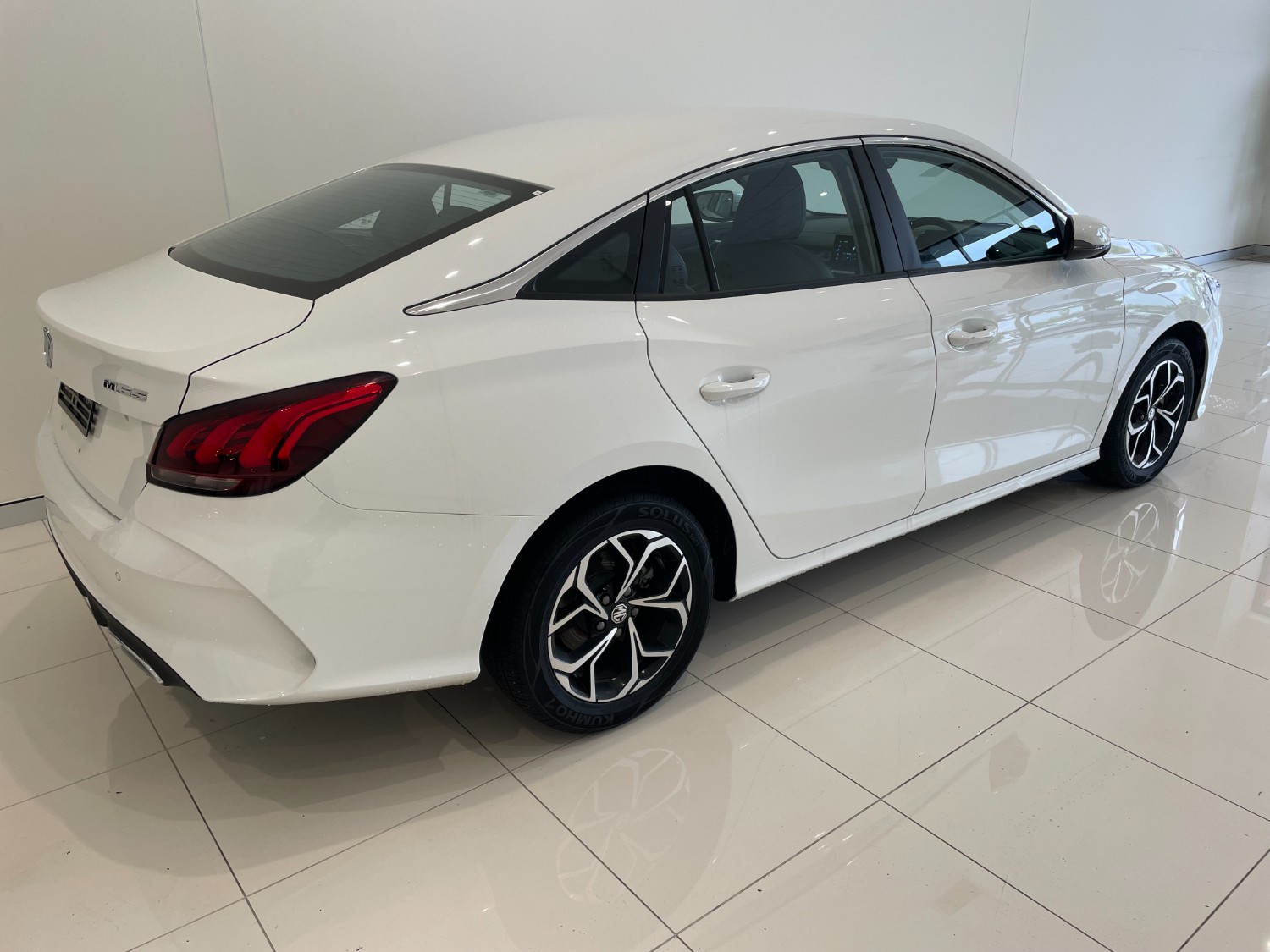 2023 MG MG5 AP32 Vibe Sedan Image 3