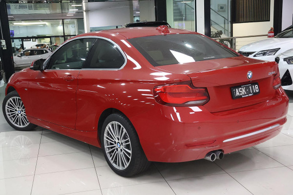 2018 BMW 2 Series F22 220i Luxury Line Coupe image 3