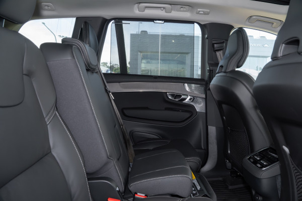 2026 Volvo XC90 L Series Ultra B5 Dark SUV image 15