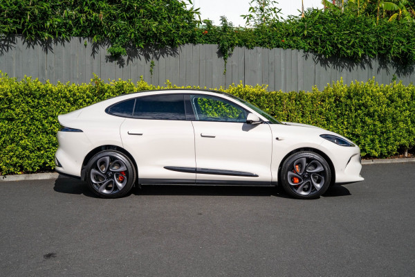 2026 MG IM6 100 RWD EV SUV Image 2