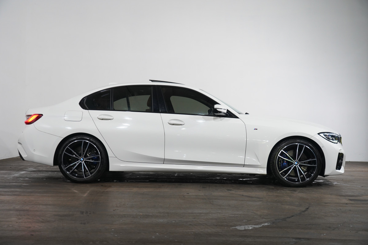 2019 BMW 3 30i Sedan Image 4