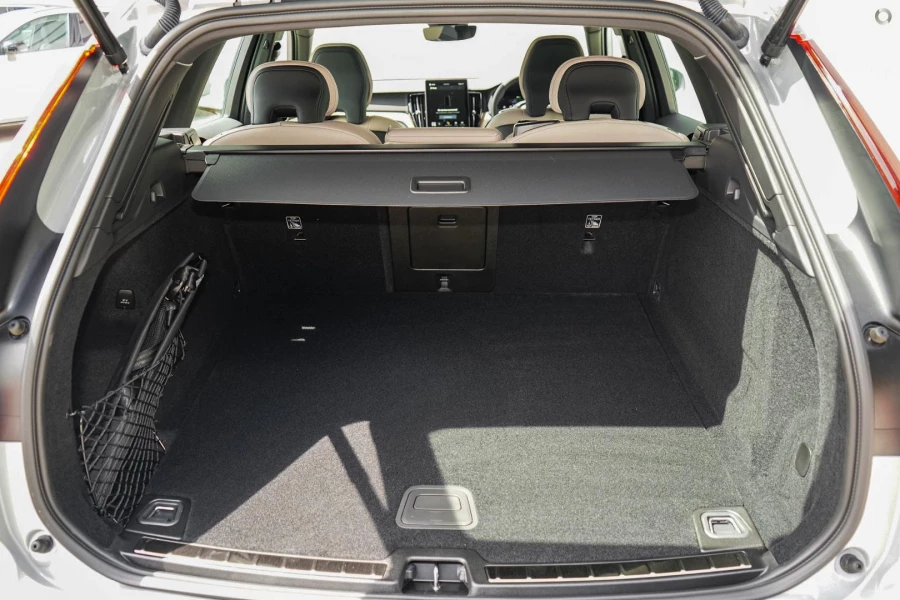 2026 Volvo XC60 UZ Plus B5 Bright SUV Image 5