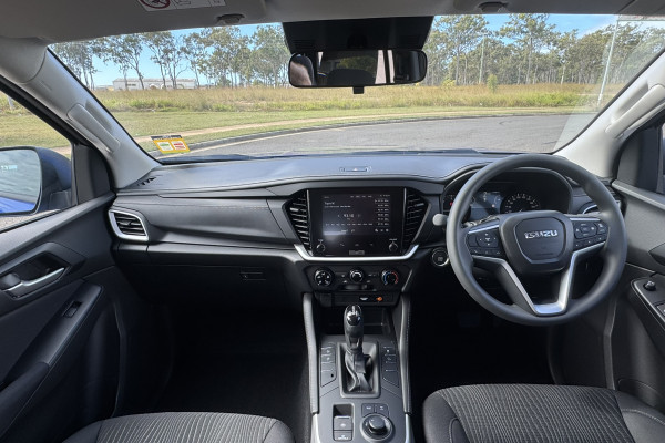 2026 Isuzu MU-X RJ LS-M SUV Image 11