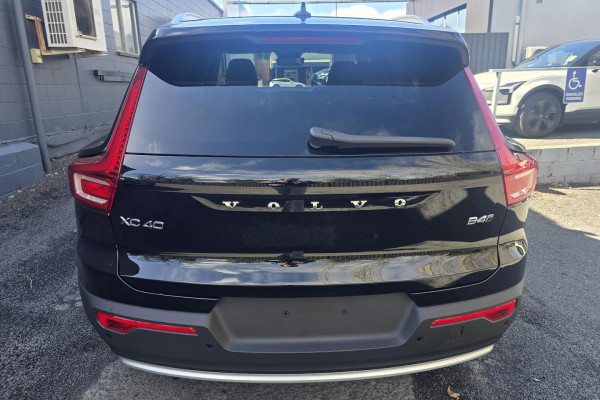2026 MY27 Volvo XC40 XZ Ultra B4 Bright SUV Image 6