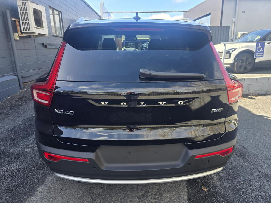 2026 MY27 Volvo XC40 XZ Ultra B4 Bright SUV Image 6