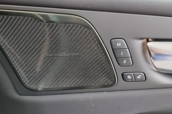 2021 Volvo XC60  T5 Inscription Suv Image 4