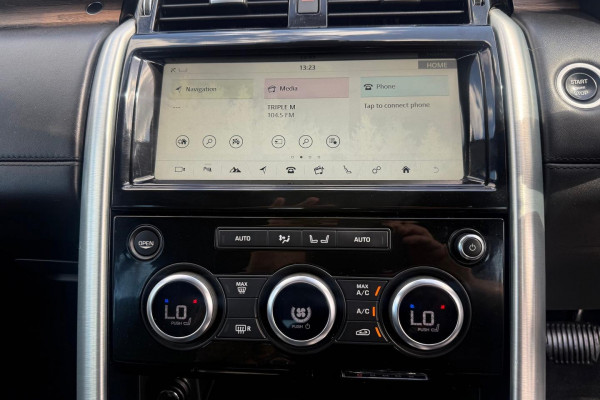 2018 Land Rover Discovery Series 5 HSE Luxury SUV Image 21