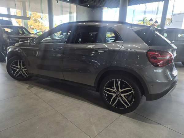 2018 Mercedes-Benz GLA-Class X156 GLA180 SUV image 5