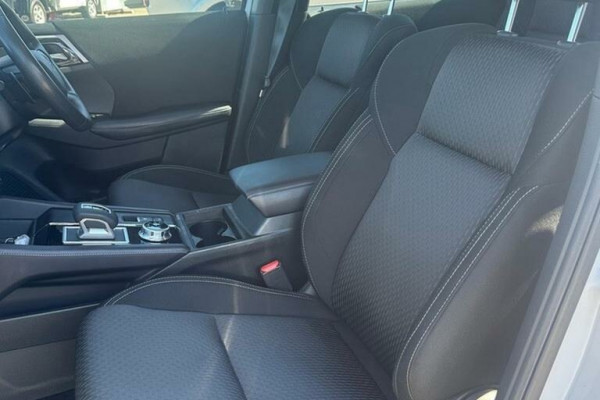 2022 MY23 Mitsubishi Outlander ZM ES SUV Image 30
