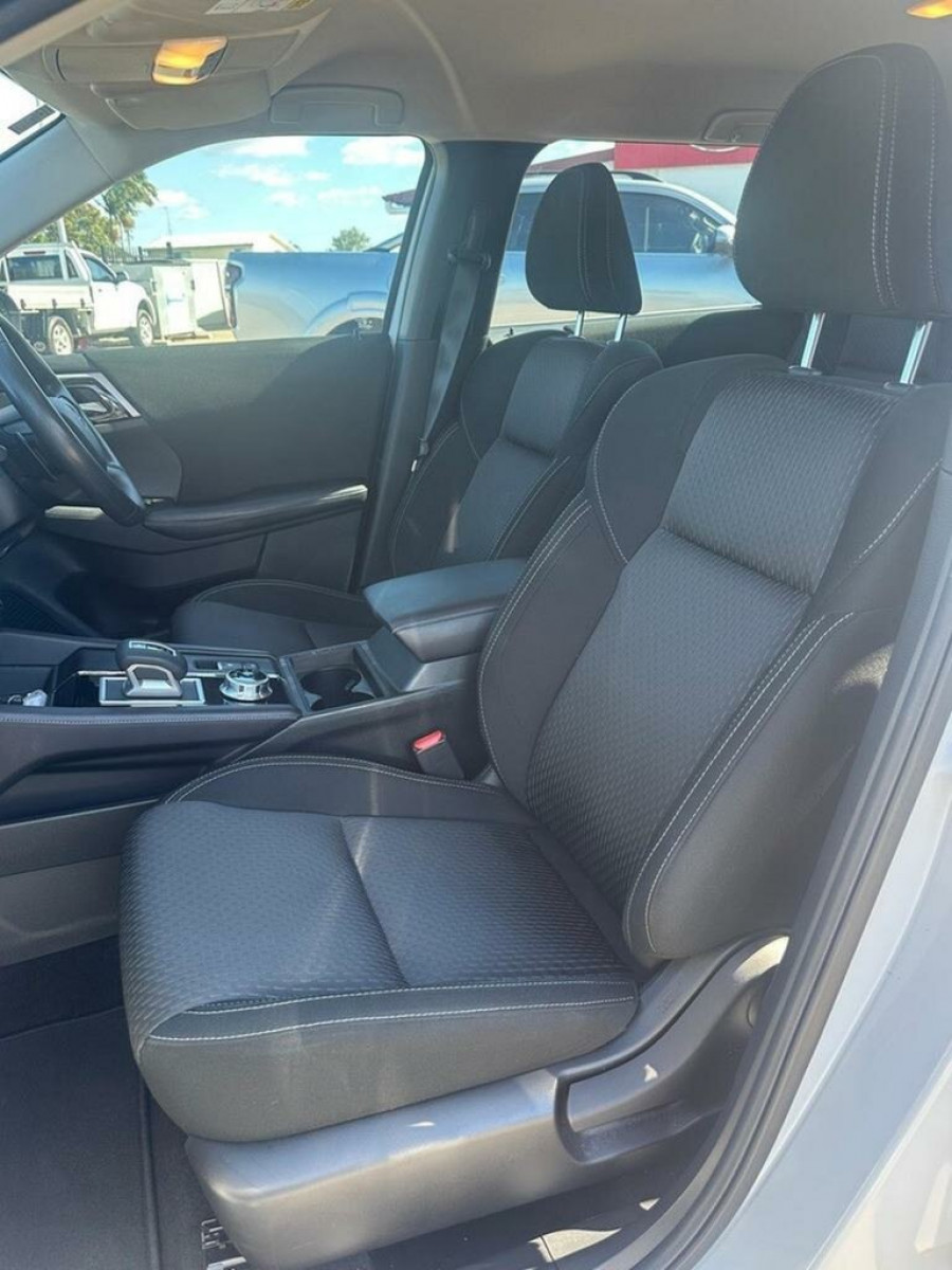 2022 MY23 Mitsubishi Outlander ZM ES SUV Image 30