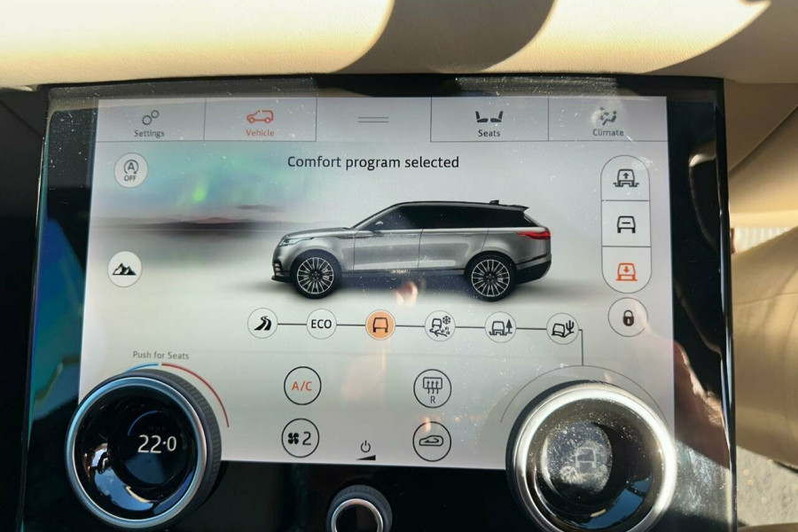 2017 MY18 Land Rover Range Rover Velar L560 R-Dynamic HSE SUV Image 18