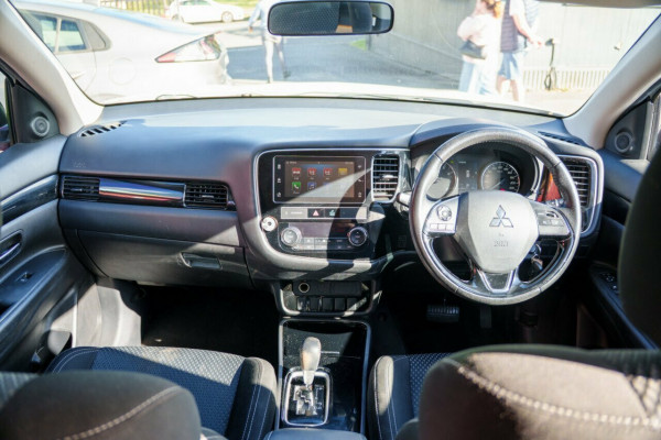 2018 MY19 Mitsubishi Outlander ZL ES Wagon Image 17