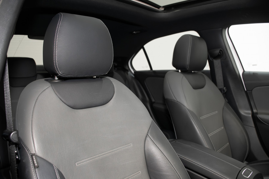 2022 Mercedes-Benz A-Class 4matic Sedan Image 4
