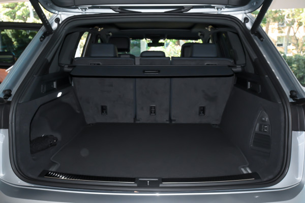 2025 Volkswagen Touareg RC 210TDI R-Line SUV image 22