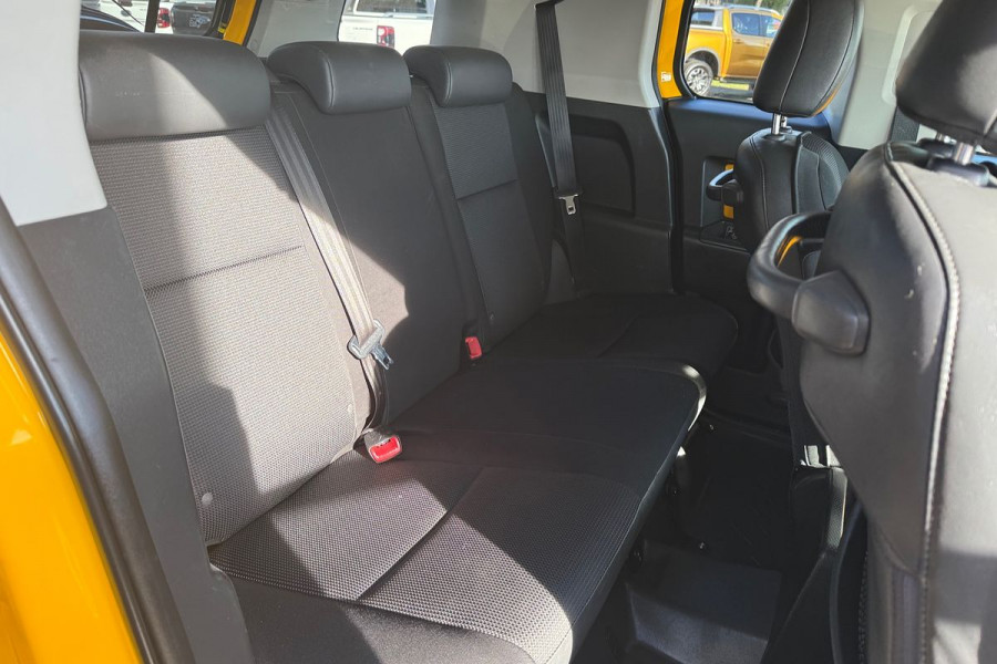 2012 Toyota FJ Cruiser GSJ15R SUV Image 16