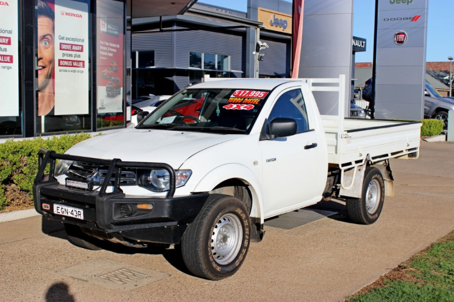 2014 MY15 Mitsubishi Triton MN  GLX Cab chassis - single cab