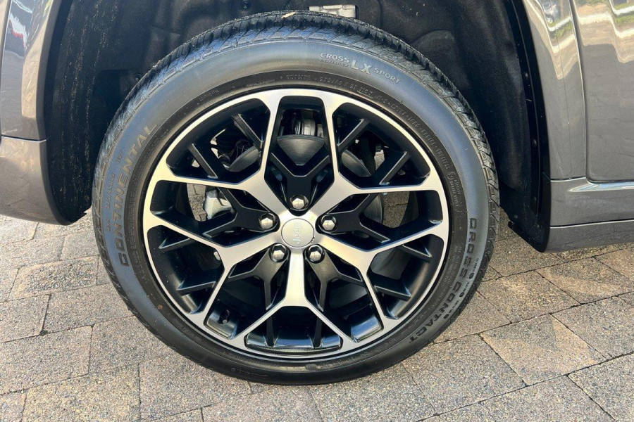 2022 MY23 Jeep Grand Cherokee WL Summit Reserve 4xe SUV Image 9