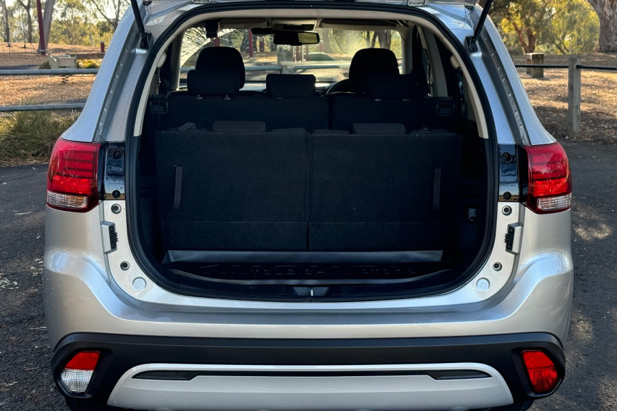 2020 Mitsubishi Outlander ZL ES Wagon Image 9