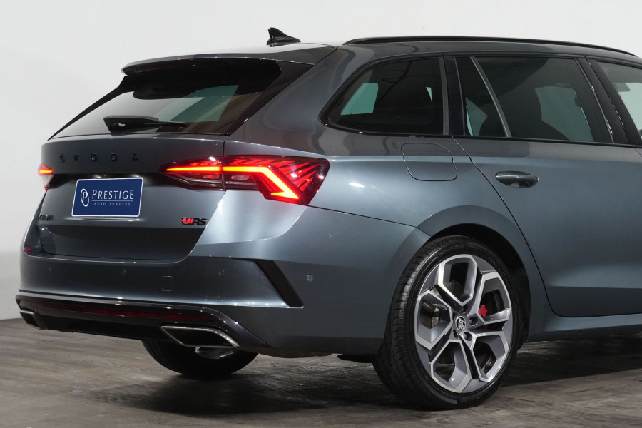 2022 Skoda Octavia RS SUV Image 9
