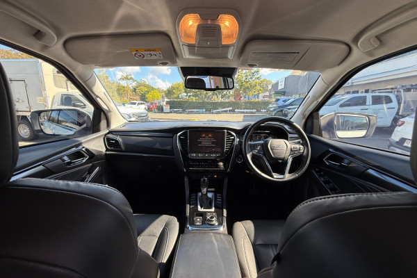 2022 MY23 Isuzu MU-X RJ LS-T SUV Image 14