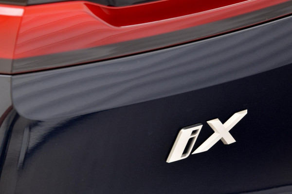 2025 BMW iX I20 xDrive45 M Sport SUV image 30