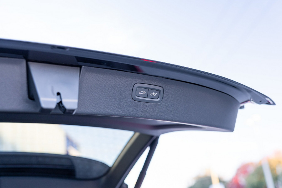 2026 Volvo XC90 L Series Black Edition SUV Image 25