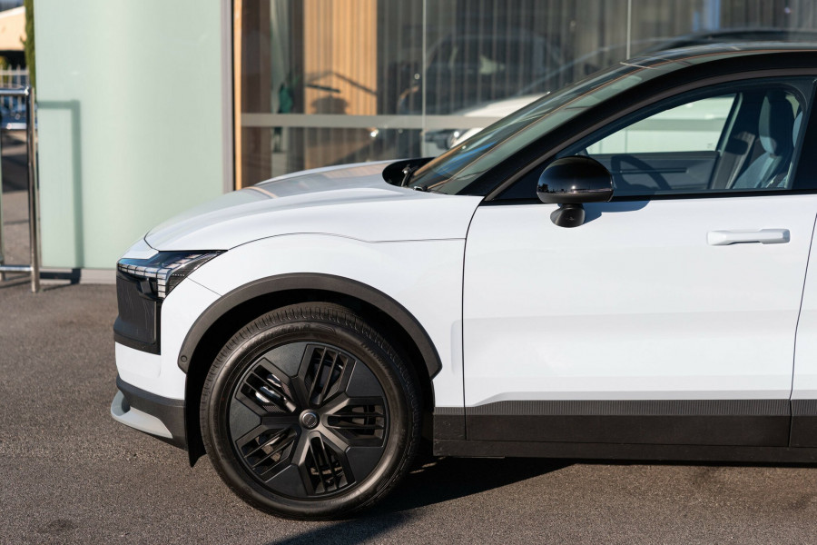 2026 Volvo EX30 Cross Country  Ultra Twin Motor Performance SUV Image 10