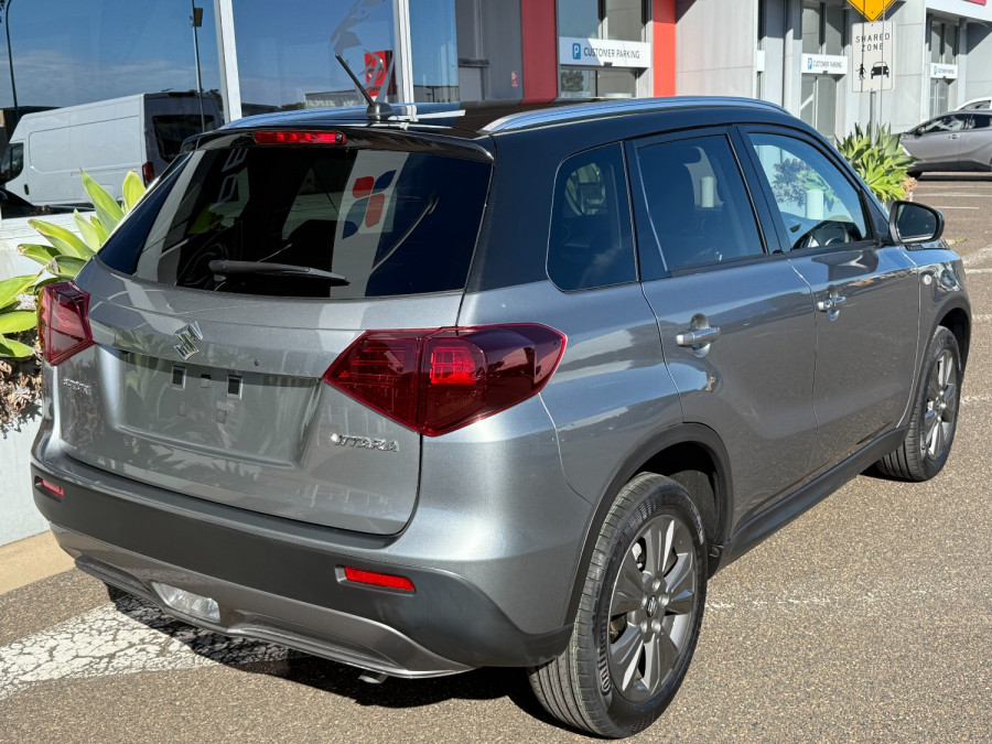 2024 Suzuki Vitara Wagon Image 3