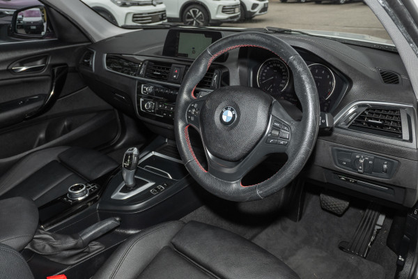 2017 BMW 1 Series 118i Sport Line Hatch Image 6