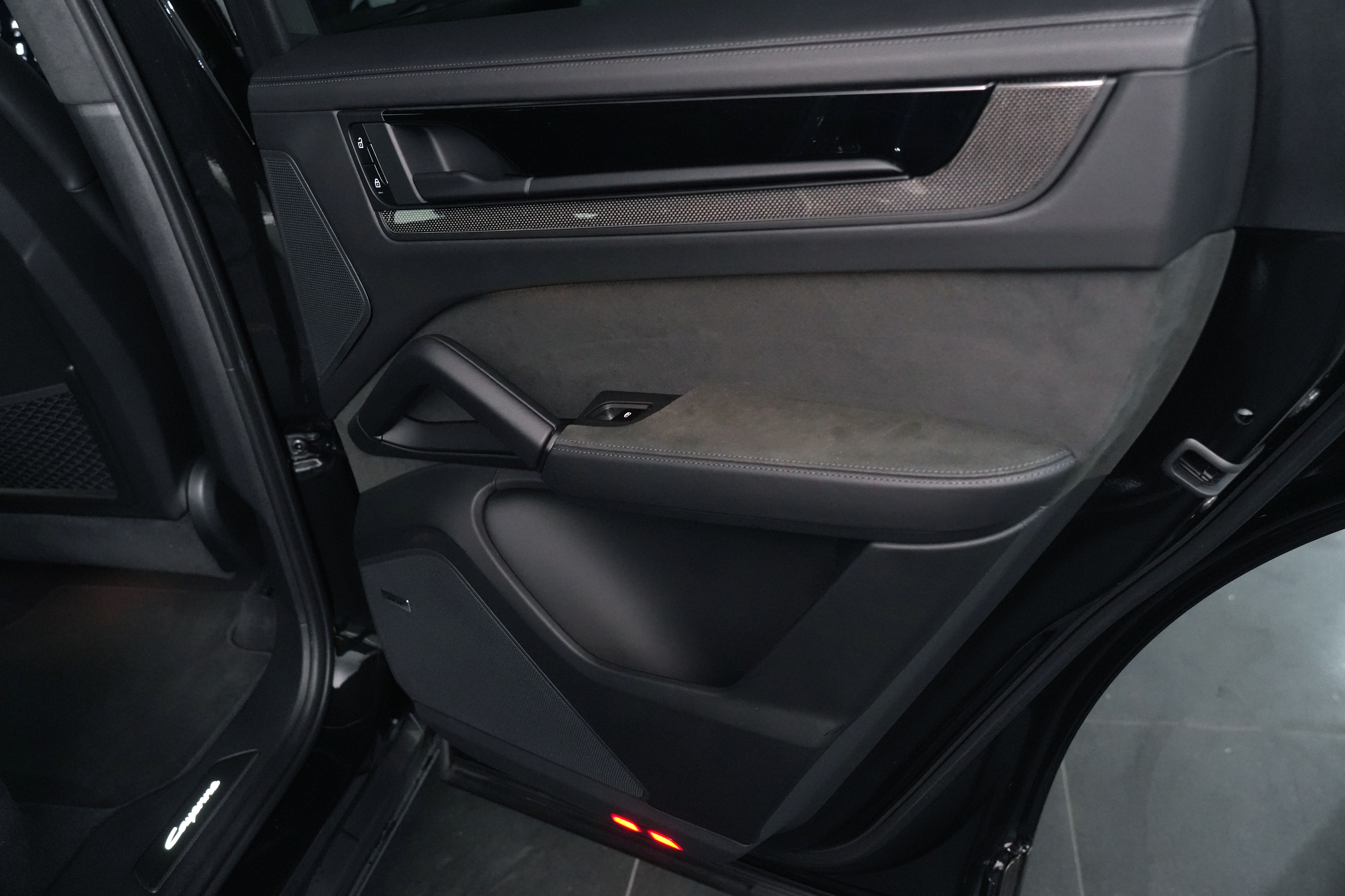 2024 Porsche Cayenne GTS Coupe Image 49