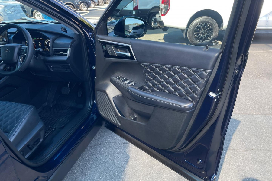 2022 MY23 Mitsubishi Outlander ZM Exceed SUV Image 17
