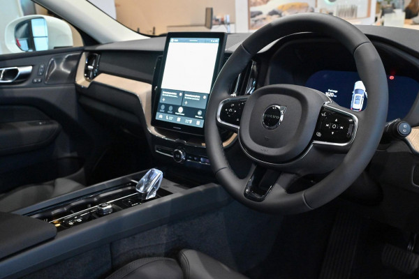 2026 Volvo XC60 UZ Plus B5 Bright SUV Image 5