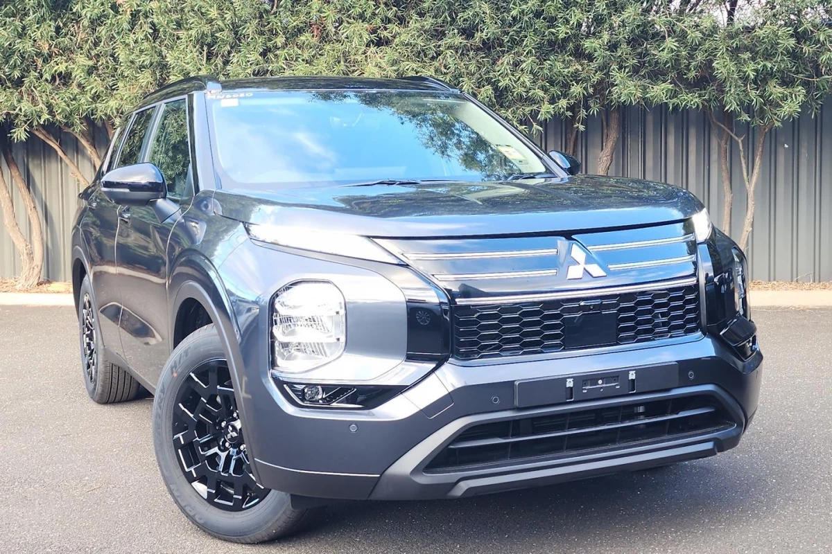 2025 Mitsubishi Outlander ZM LS SUV