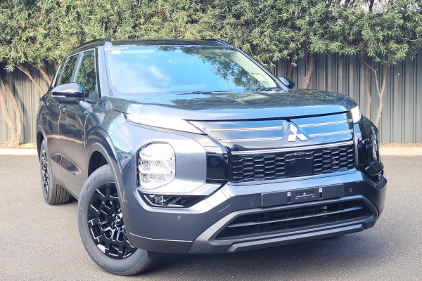 2025 Mitsubishi Outlander ZM LS SUV